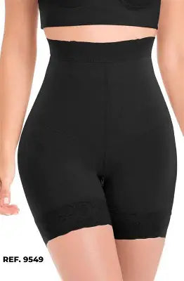 PANTIE TIPO SHORT LEVANTA COLA / FAJON CON CONTROL DE ABDOMEN / COLOR NEGRO / TALLA L